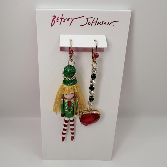 Betsey Johnson Green Nutcracker Heart Earrings NWT - Picture 2 of 4